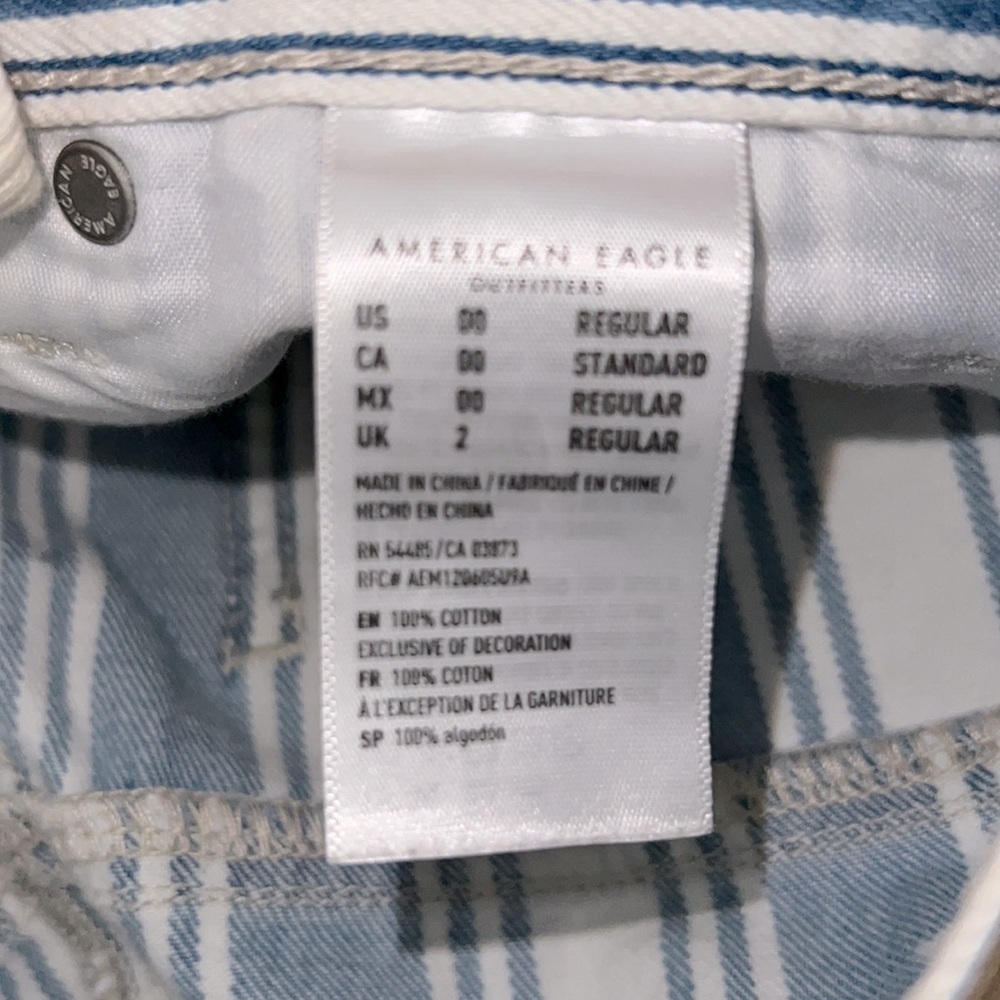 AMERICAN EAGLE STRIPED MOM JEAN - Picture 7 of 7